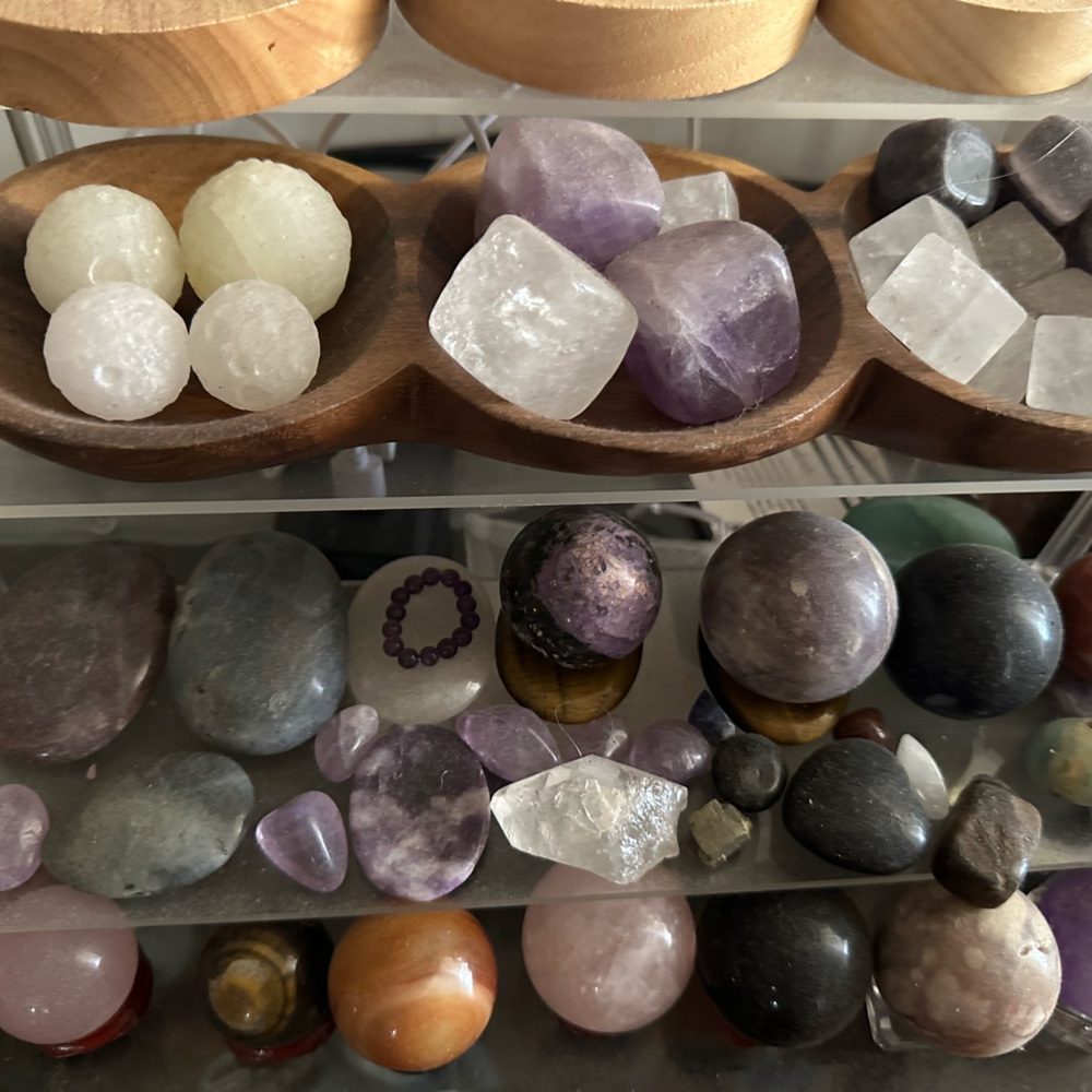 Assorted Crystal Collection - Picture 3 of 3